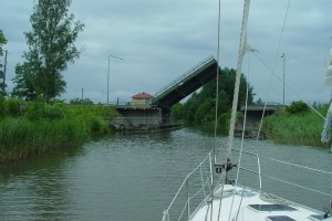 Brücke auf!