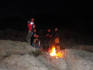 Lagerfeuer in den Klippen