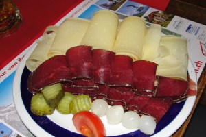 in der Not auch ohne Brot