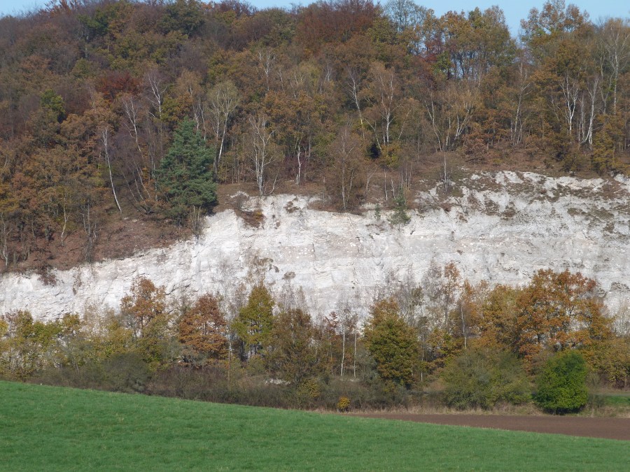 Gipsbruch mit Alabasterkugeln