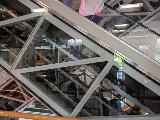 Rolltreppe von unten